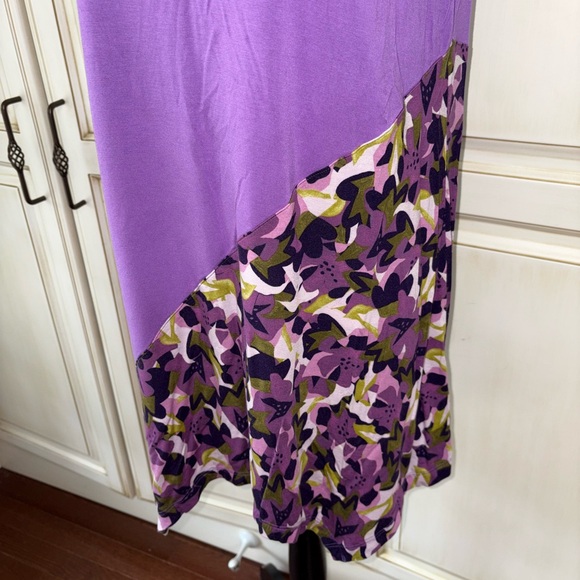 LOGO Layers Size Large Purple Tank Top with Diagonal Floral Design - Picture 4 of 13